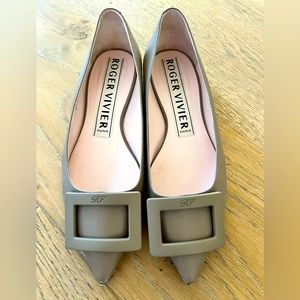 Roger Vivier Women Flat Size 36